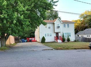 19 Ridgewood Cir, Lawrence, MA 01843
