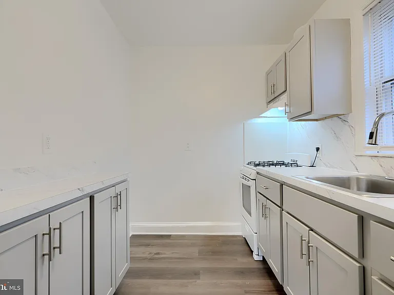 2906 Clearview Ave — Photo 7
