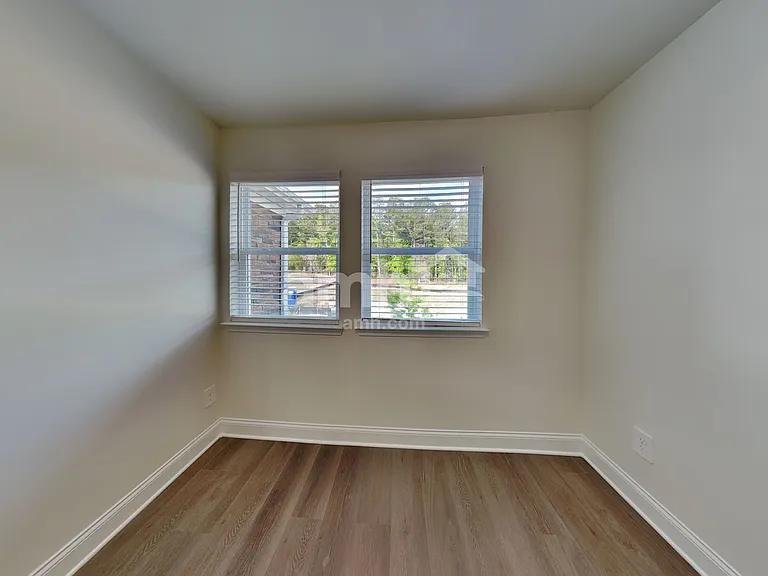 3417 Emzy Dr — Photo 6