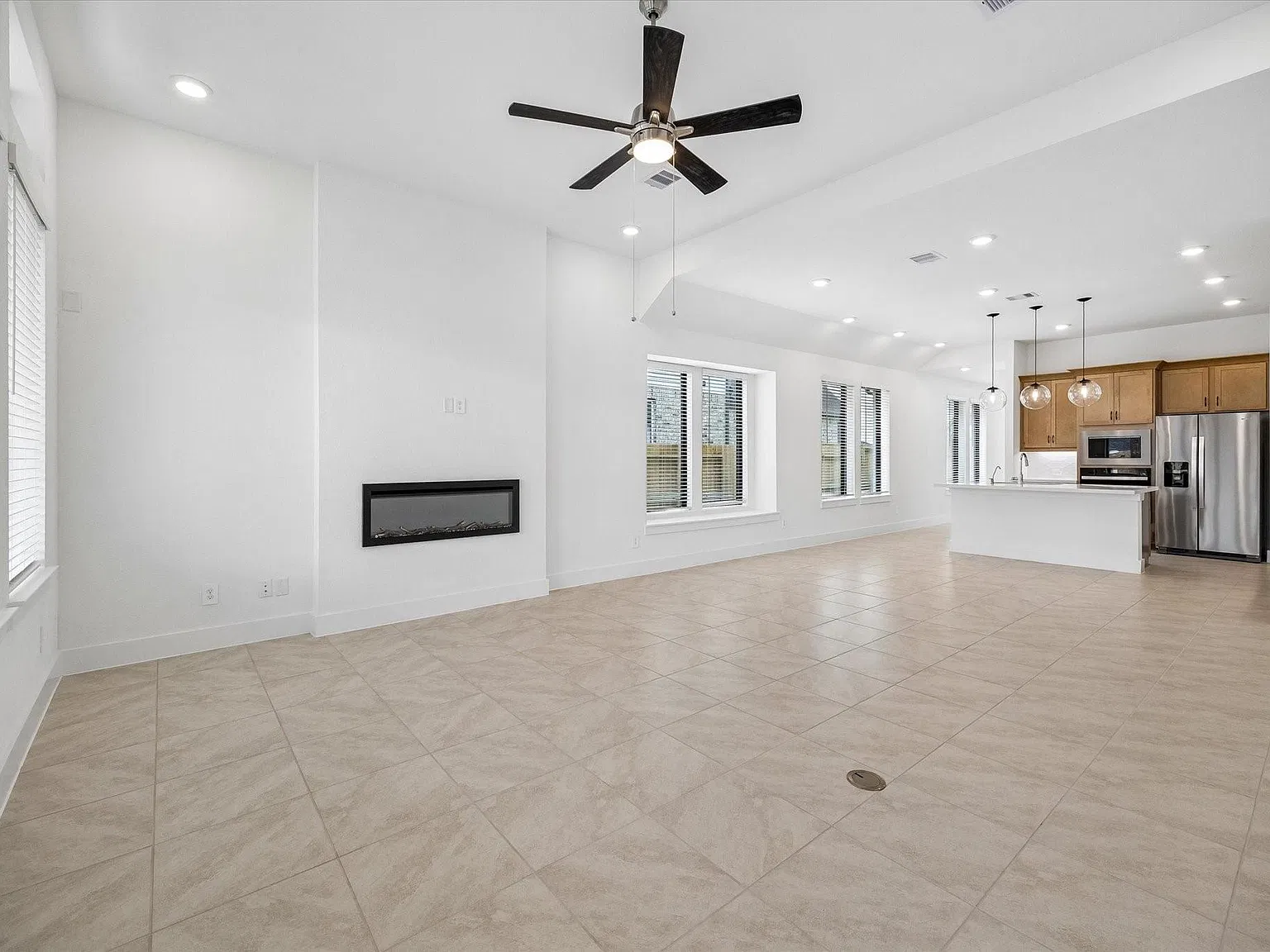 4 bed, 3.0 bath, 2175 sqft, $2,875 — Photo 3