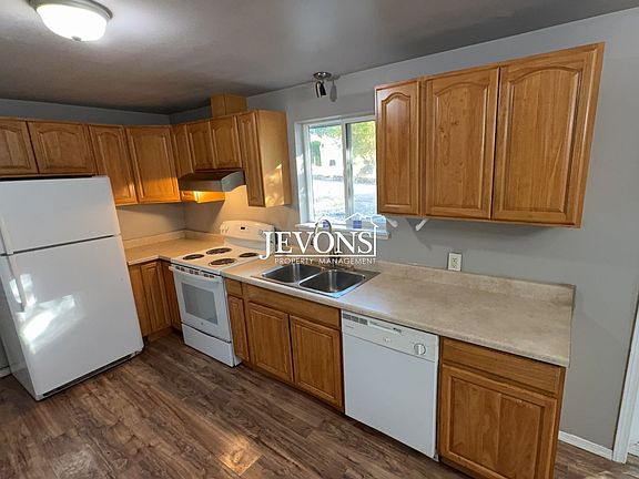 4th image of 9722 S 200th St