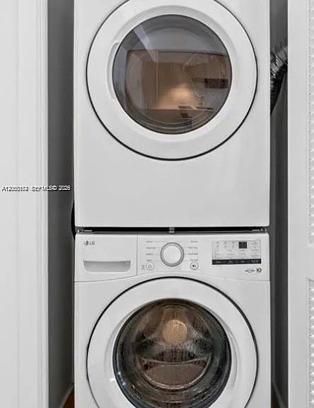 90 NE 32nd St #816 — Photo 9