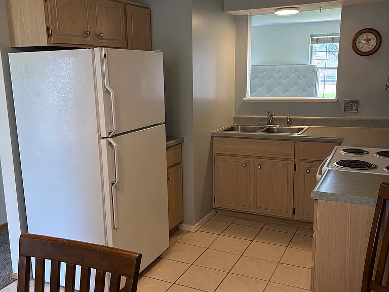 229 B Whitestown Vlg — Photo 2