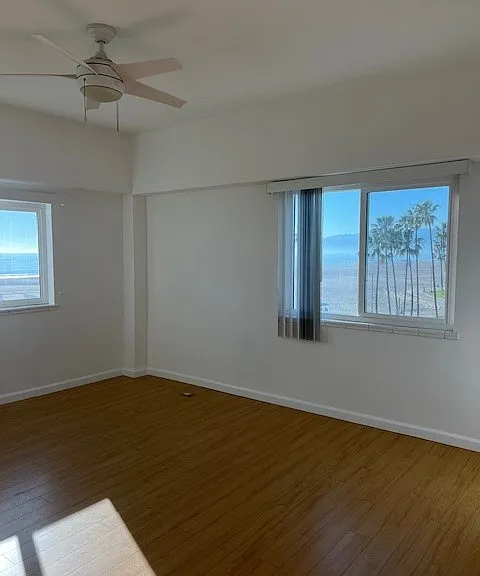 Beach House Apartments — Photo 12