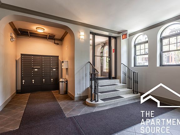 5th image of 1824 N Lincoln Park W APT 203