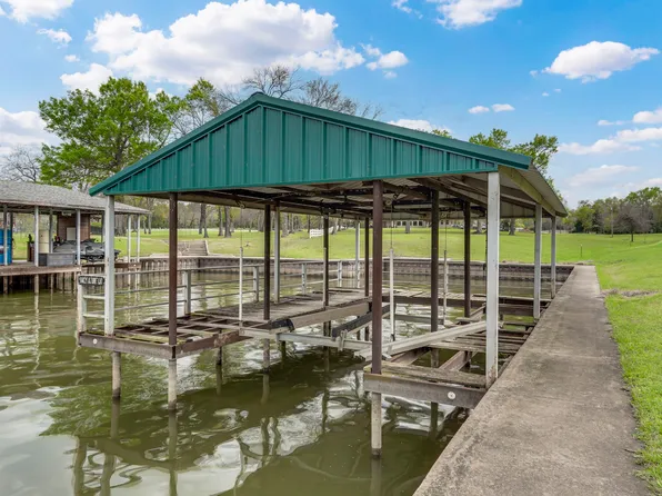 A2000 Azure Ln, Streetman, TX 75859