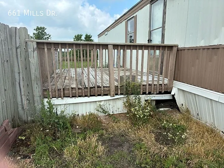 661 E Mills Dr — Photo 5