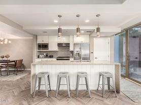 7161 E Rancho Vista Dr, Scottsdale, AZ