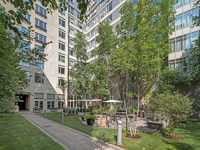 91 Sidney — Photo 15