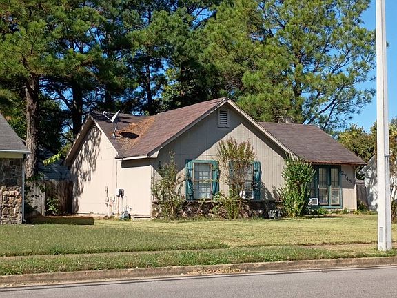3rd image of 2745 Dromedary Dr