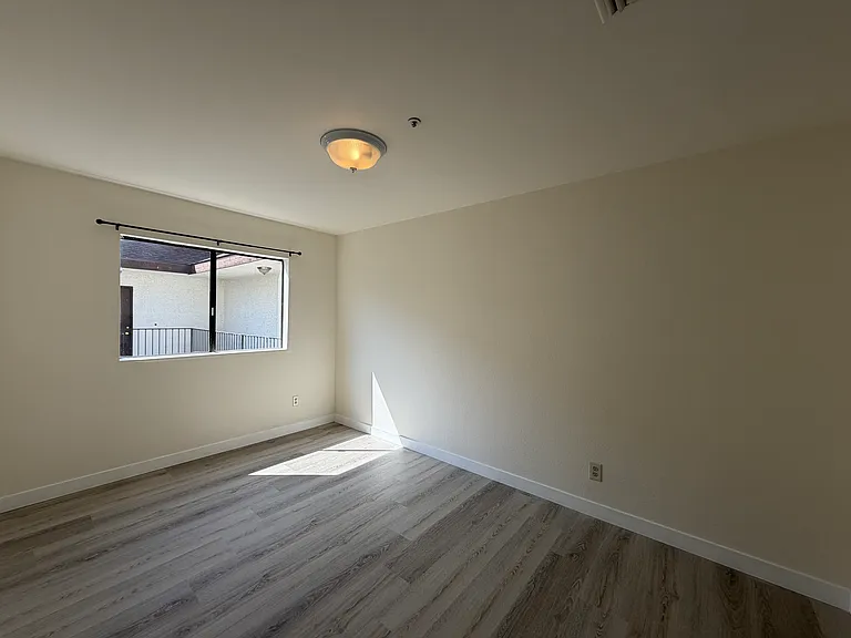 833 N 1st St #4 — Photo 10