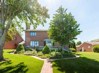 13033 N Eastshore Dr, Syracuse, IN 46567