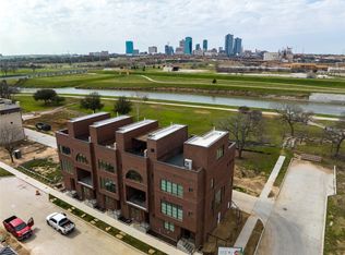 412 S Rayner Ave, Fort Worth, TX 76111