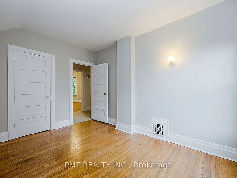 47 Herbert Ave — Photo 32