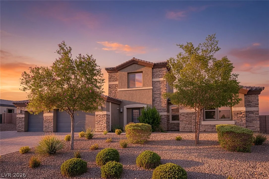 6 bed, 5.0 bath, 5085 sqft, $10,000 — Photo 3