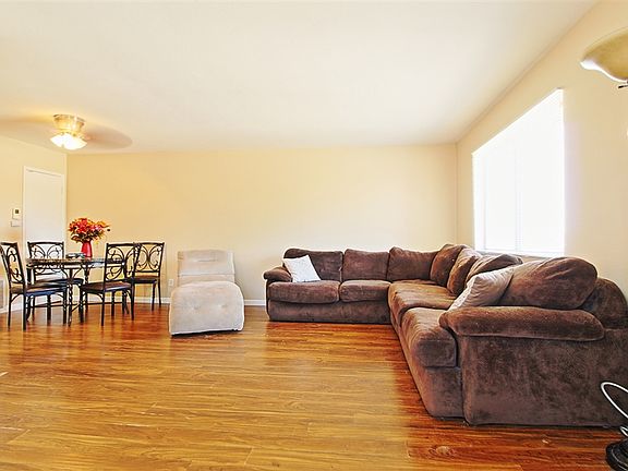 4th image of 12157 Wintergreen Dr Unit 4