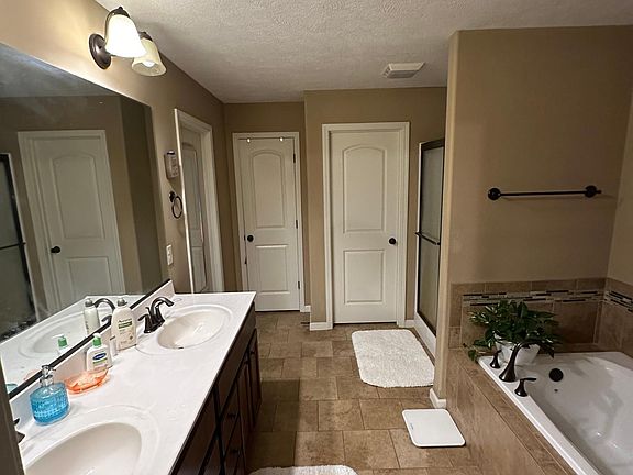 5th image of 3619 Pamela Dr