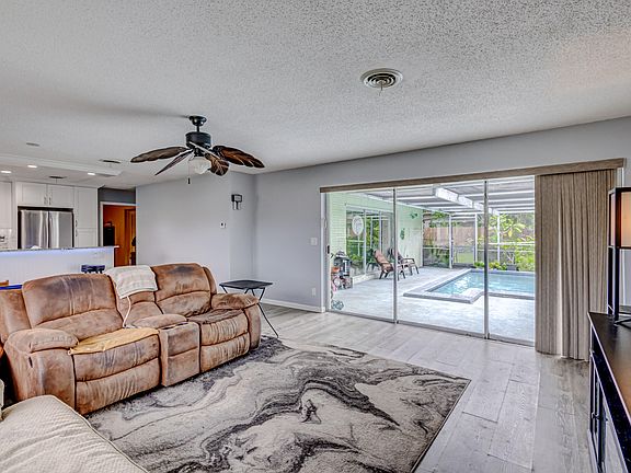 5th image of 1130 Stoneway Lane