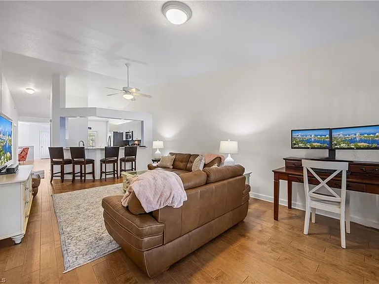 7050 Barrington Cir #202 — Photo 9