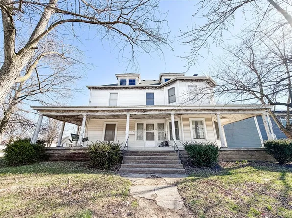 815 N 6th St, Marshall, IL 62441