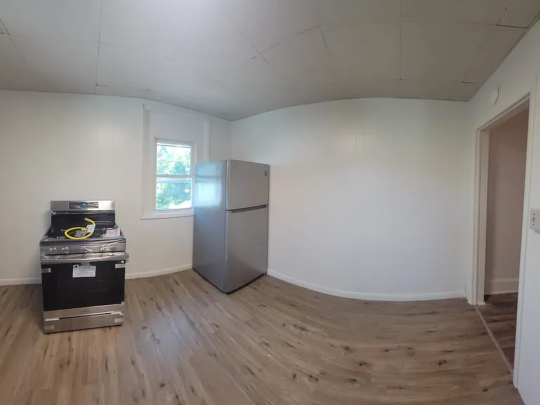 400 W Market St #3 — Photo 3