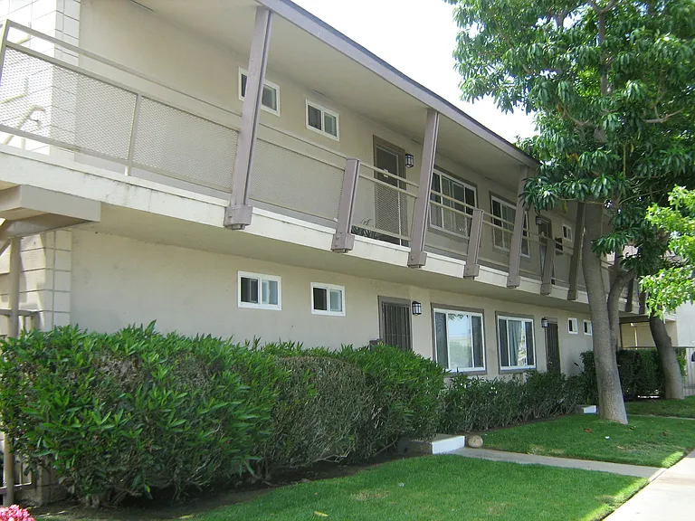 Pacifica Apartments — Photo 14