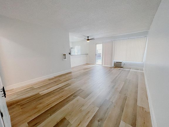 5th image of 8011 Romaine St #1.13