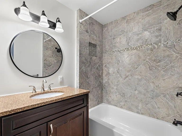 908 Wheeler St #1 — Photo 14