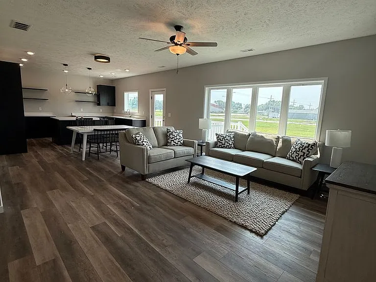 4209 Wilder Ave — Photo 3