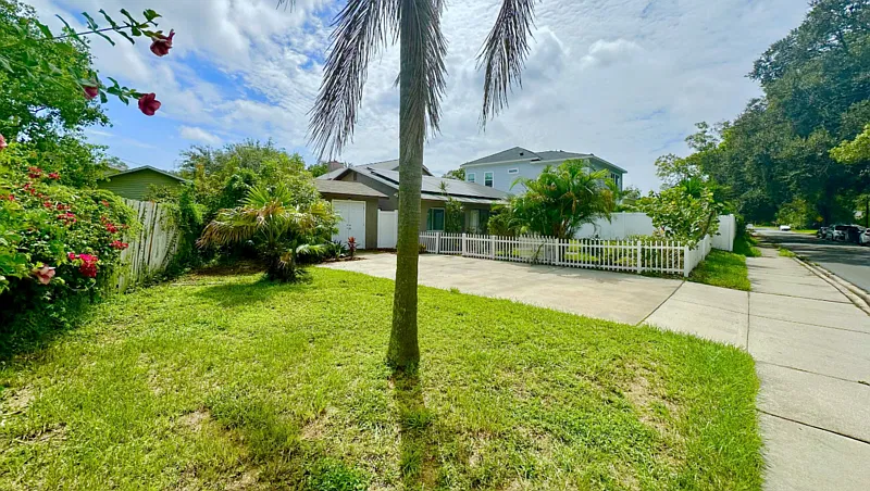 4 bed, 2.0 bath, 2026 sqft, $3,795 — Photo 2