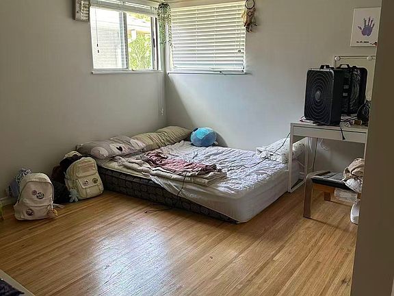 3rd image of 1380 E 54th Ave
