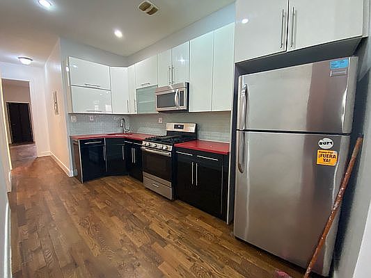 4th image of 11 Macdonough St #1R