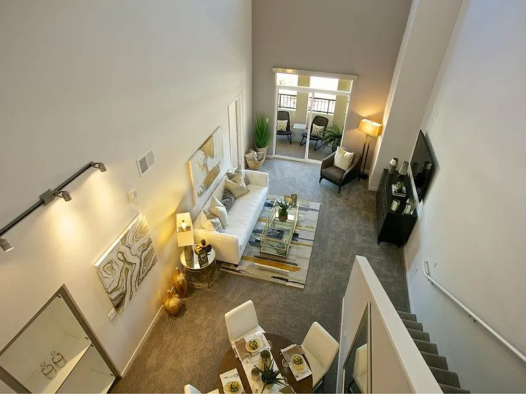 360 Luxury Apartments — Photo 32
