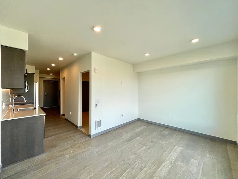 11903 NE 128th St #610 — Photo 5