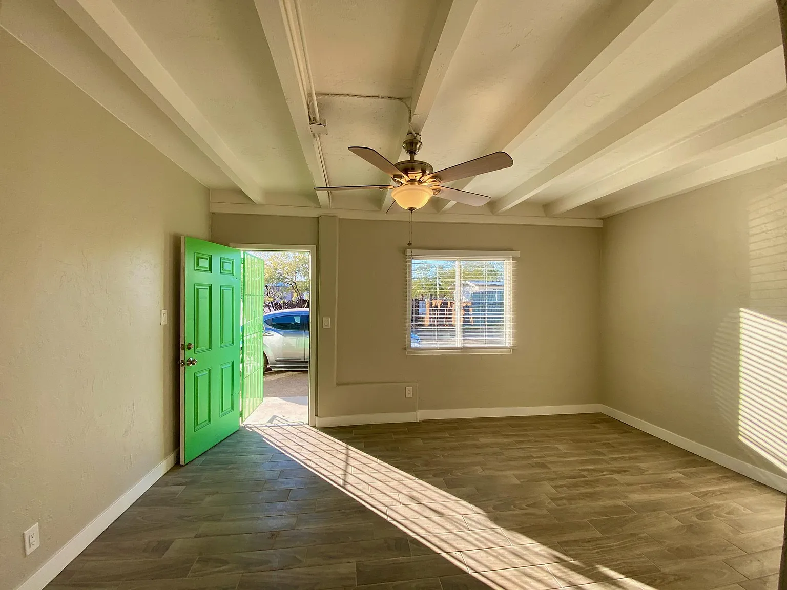 1620 E Palm Ln — Photo 3