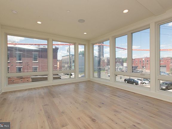 3rd image of 2431-35 Frankford Ave #6