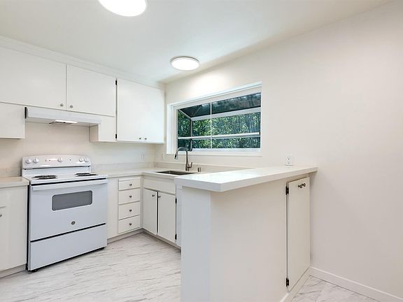 5th image of 2726 Las Gallinas Avenue
