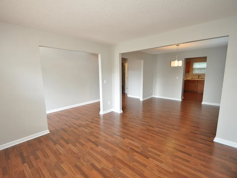 117 Tiverton Woods Dr — Photo 5