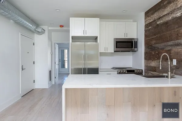 Rented by Bond New York | media 3