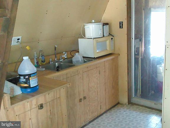 Image 3: : Kitchen