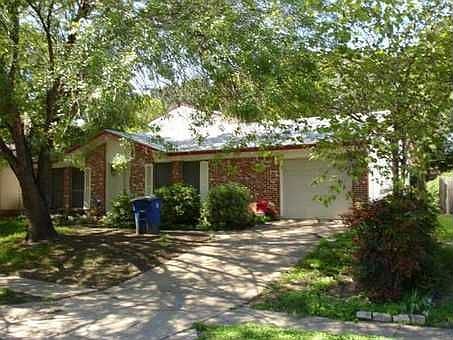 1st image of 10004 Woodglen Dr
