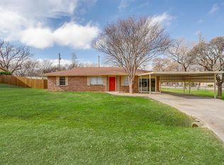 325 Walnut Ave, Azle, TX 76020