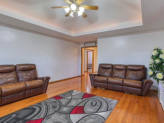 3rd image of 2504 E Verona Street