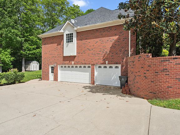 4th image of 1243 Ben Hill Blvd