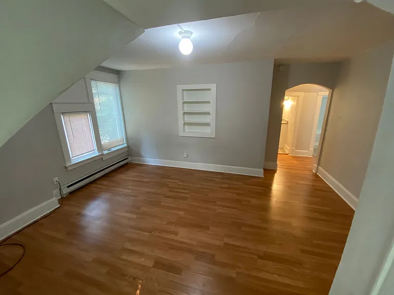 621 S Adams St — Photo 7
