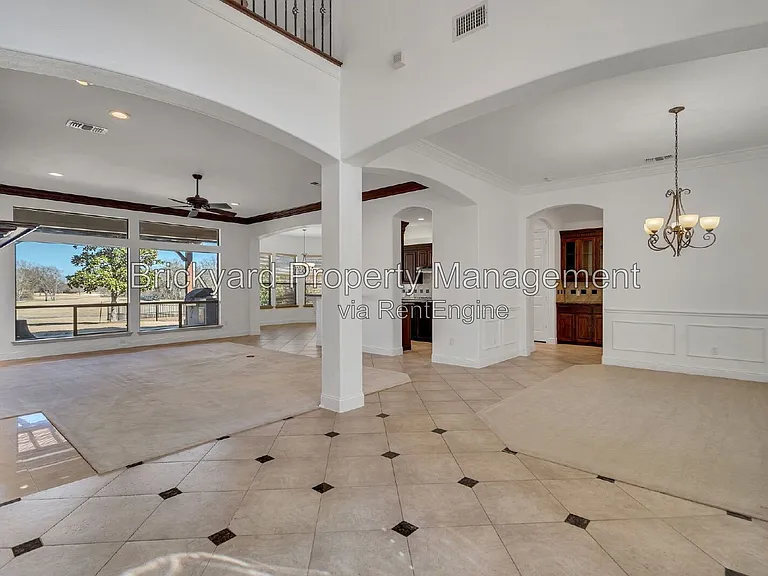 350 Pine Valley Dr — Photo 10