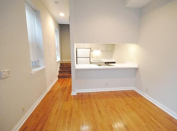 3rd image of 921 Geyer Ave APT B