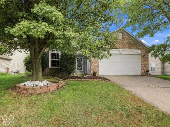 6276 Briargate Dr, Zionsville, IN 46077