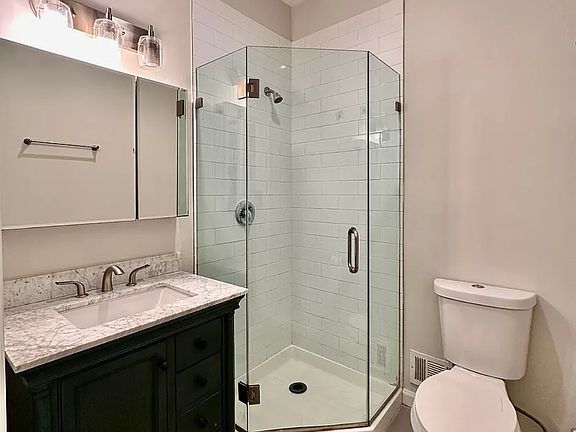 3rd image of 14 Marion Pl #1