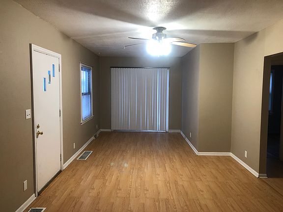 3rd image of 1102 Kramme Dr